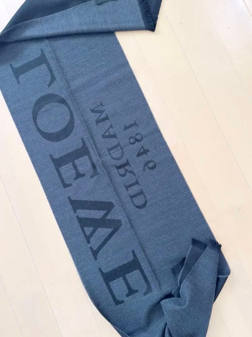 LOEWE ロゴマフラー ダークグレー＆ブラック上質素材プレゼント