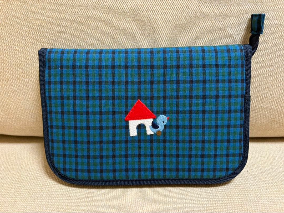 専用ファミリア　母子手帳ケース クマと小犬刺繍付き