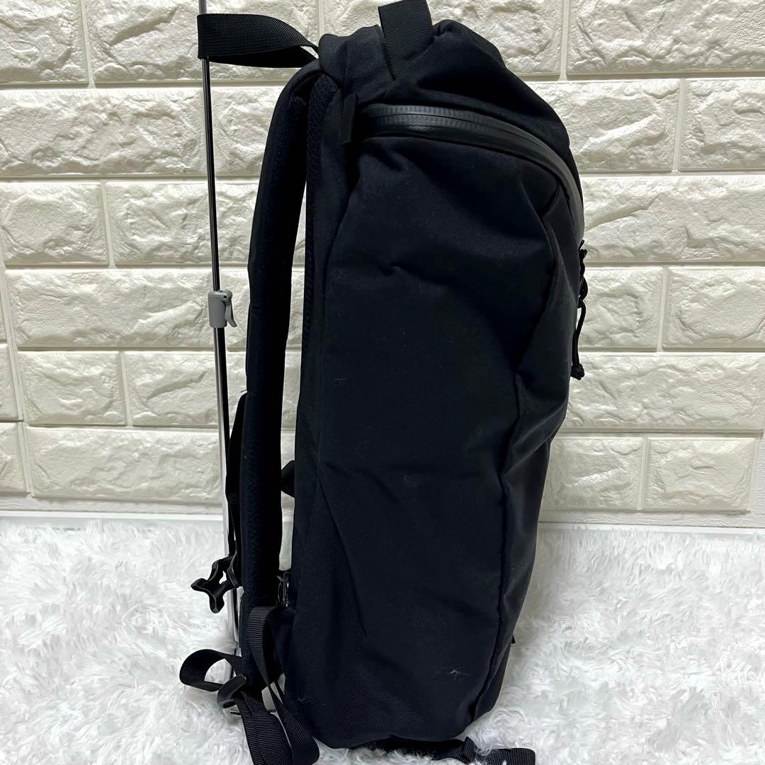 ミステリーランチ URBANASSAULT 21 リュック バックパック 黒