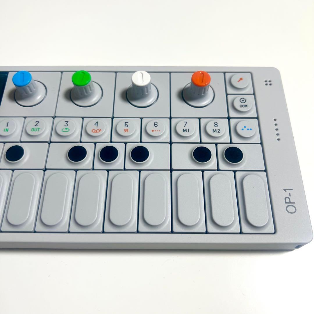 鍵盤楽器 Teenage Engineering OP-1