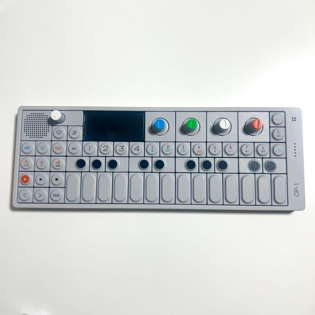 鍵盤楽器 Teenage Engineering OP-1