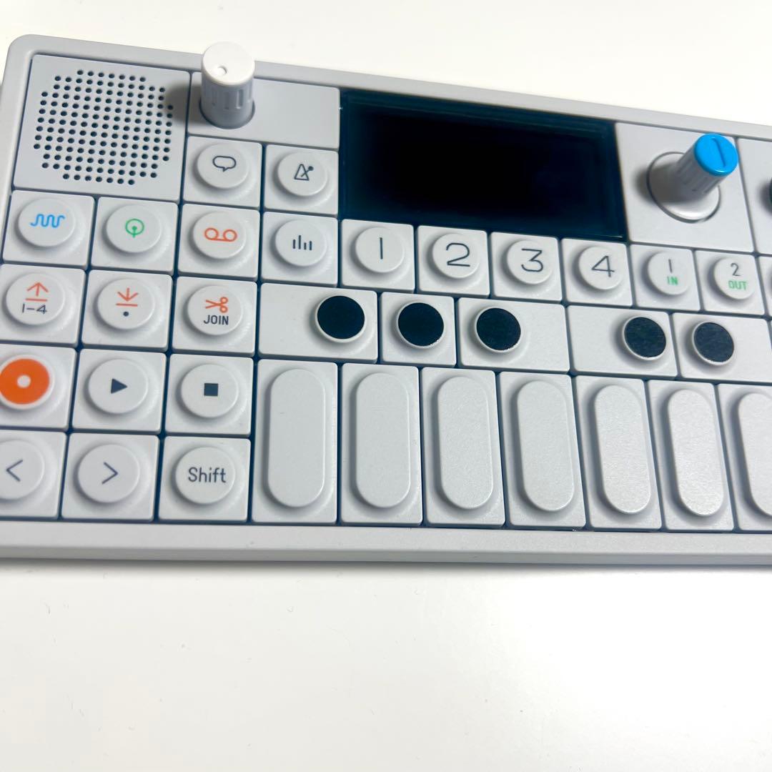 鍵盤楽器 Teenage Engineering OP-1