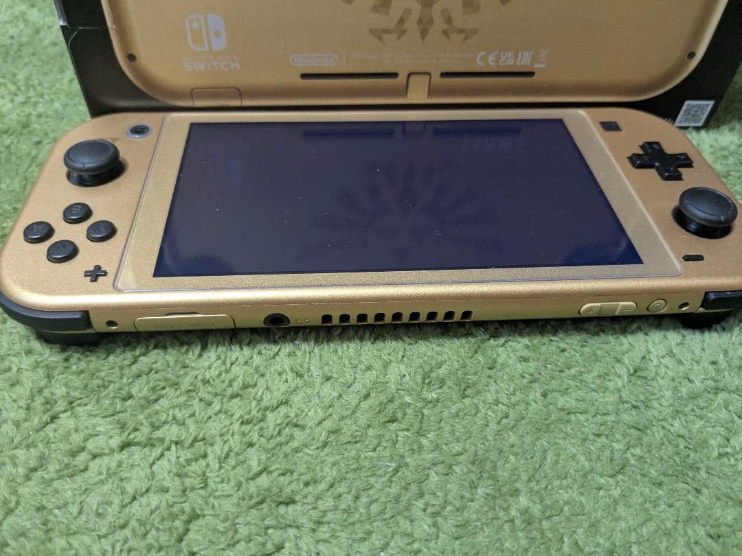 ［美品］Switch Switch Lite本体 ハイラルエディション