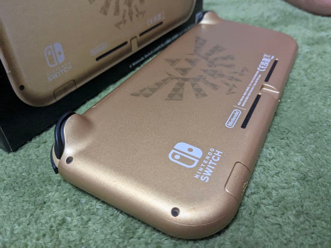 ［美品］Switch Switch Lite本体 ハイラルエディション