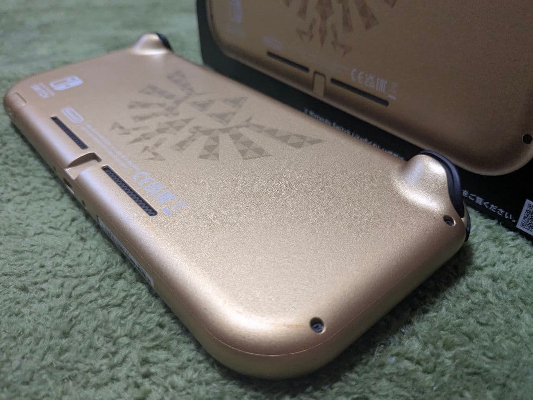 ［美品］Switch Switch Lite本体 ハイラルエディション