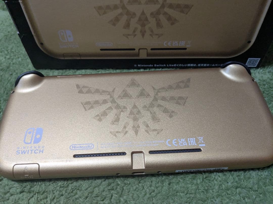 ［美品］Switch Switch Lite本体 ハイラルエディション