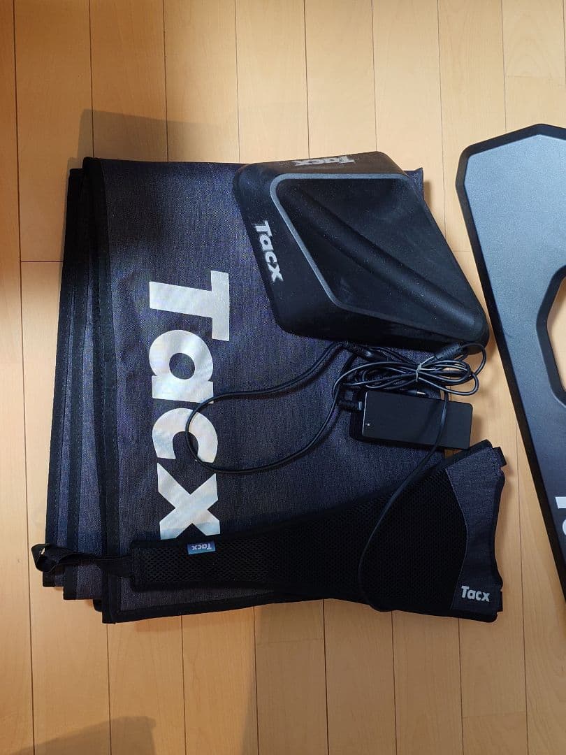 Tacx T2800 Neo Smart サイクルローラー 各種付属品付き