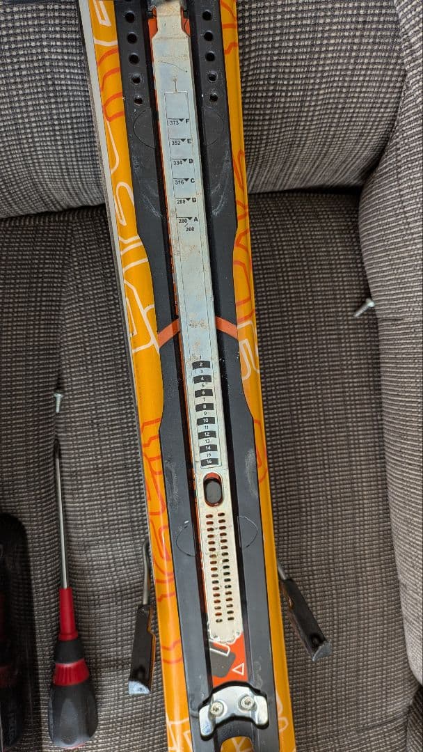 SALOMON AXESS ミッドスキー　中古　120cm ビンディング付き