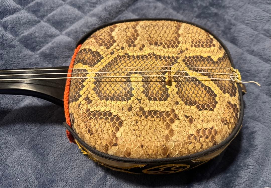 沖縄三線 三味線 人工革　合皮 ヘビ柄