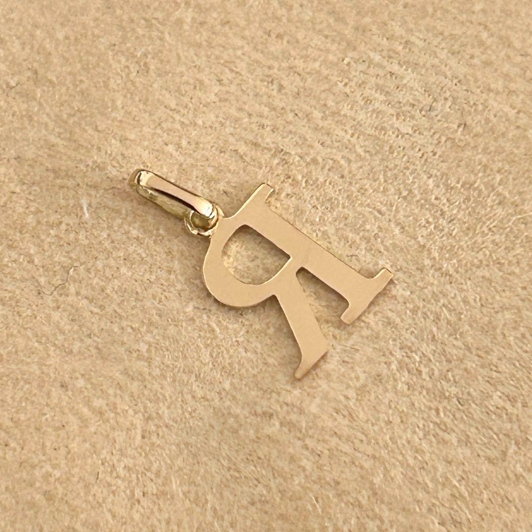 18金 K18 イニシャル アルファベット R トップ ヘッド チャーム 新品