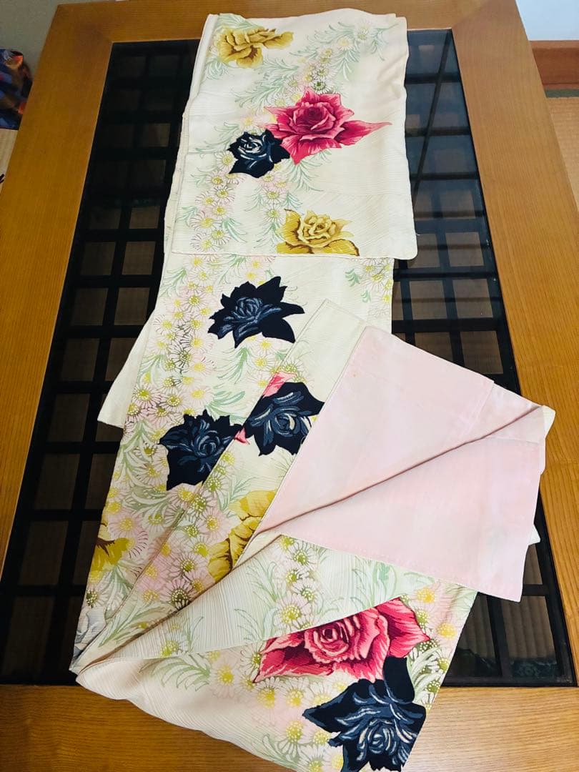 クリーム色薔薇柄 アンティーク大正ロマンレトロモダン大人可愛い