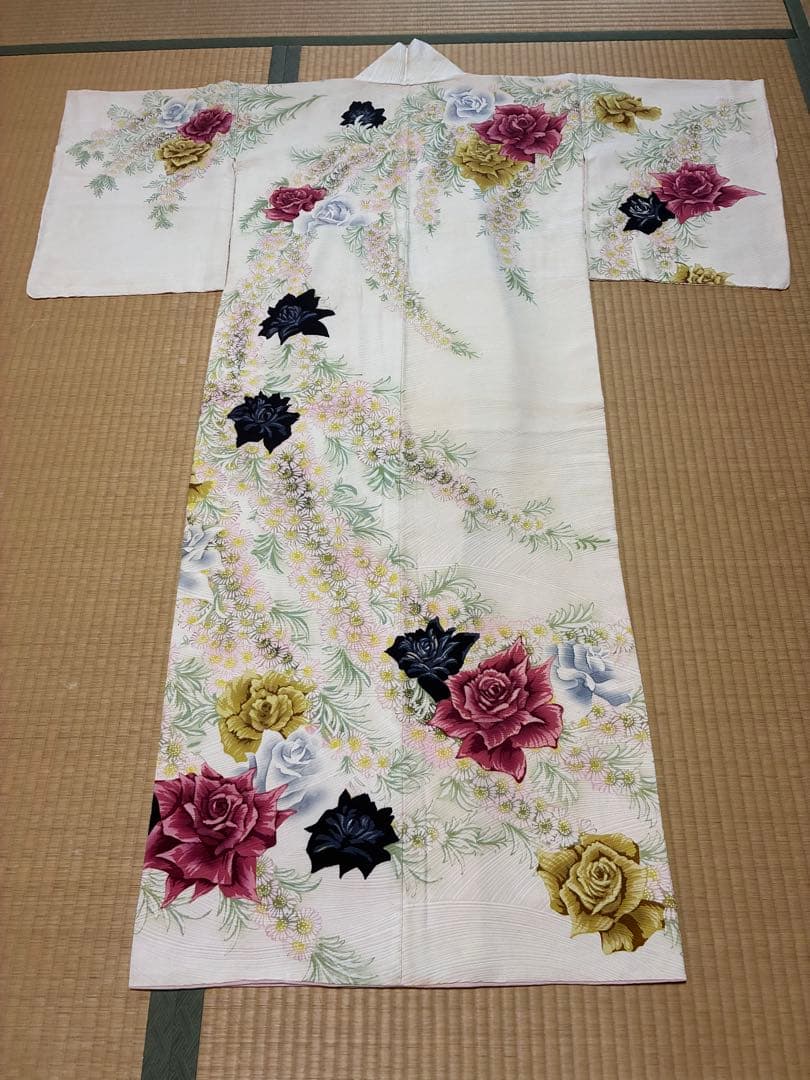 クリーム色薔薇柄 アンティーク大正ロマンレトロモダン大人可愛い