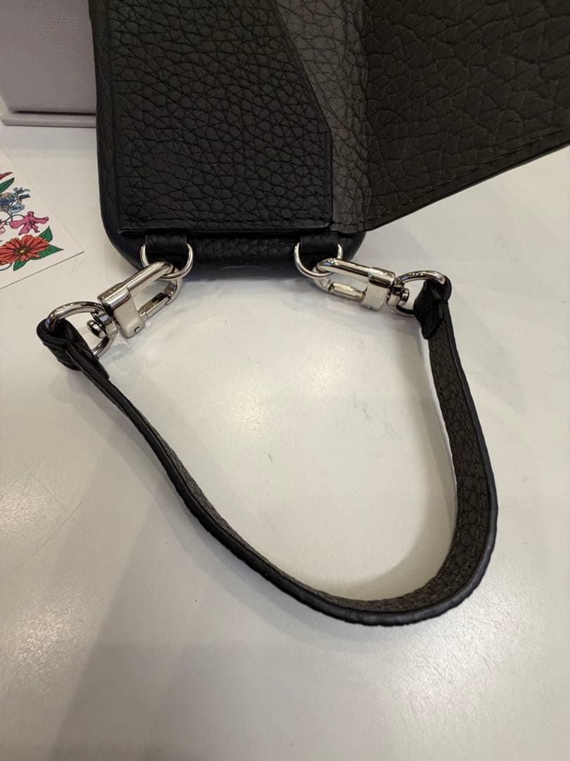 XmasセールCHATONA iPhone17Pro ケースストラップカード入付