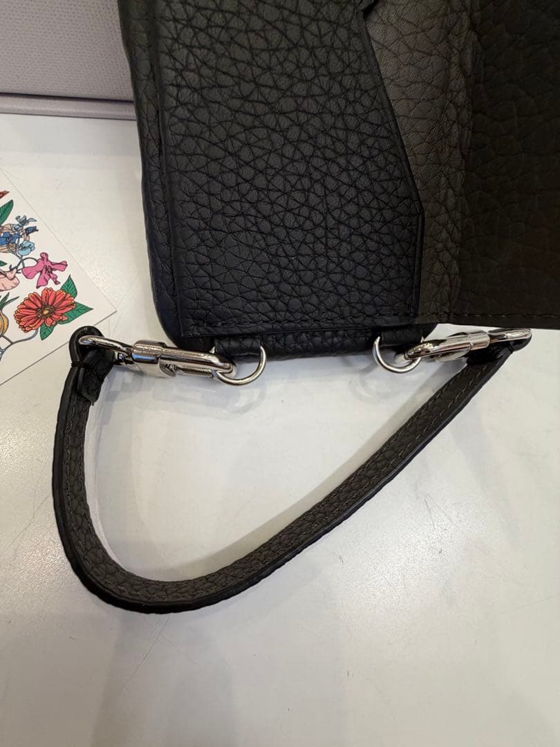 XmasセールCHATONA iPhone17Pro ケースストラップカード入付