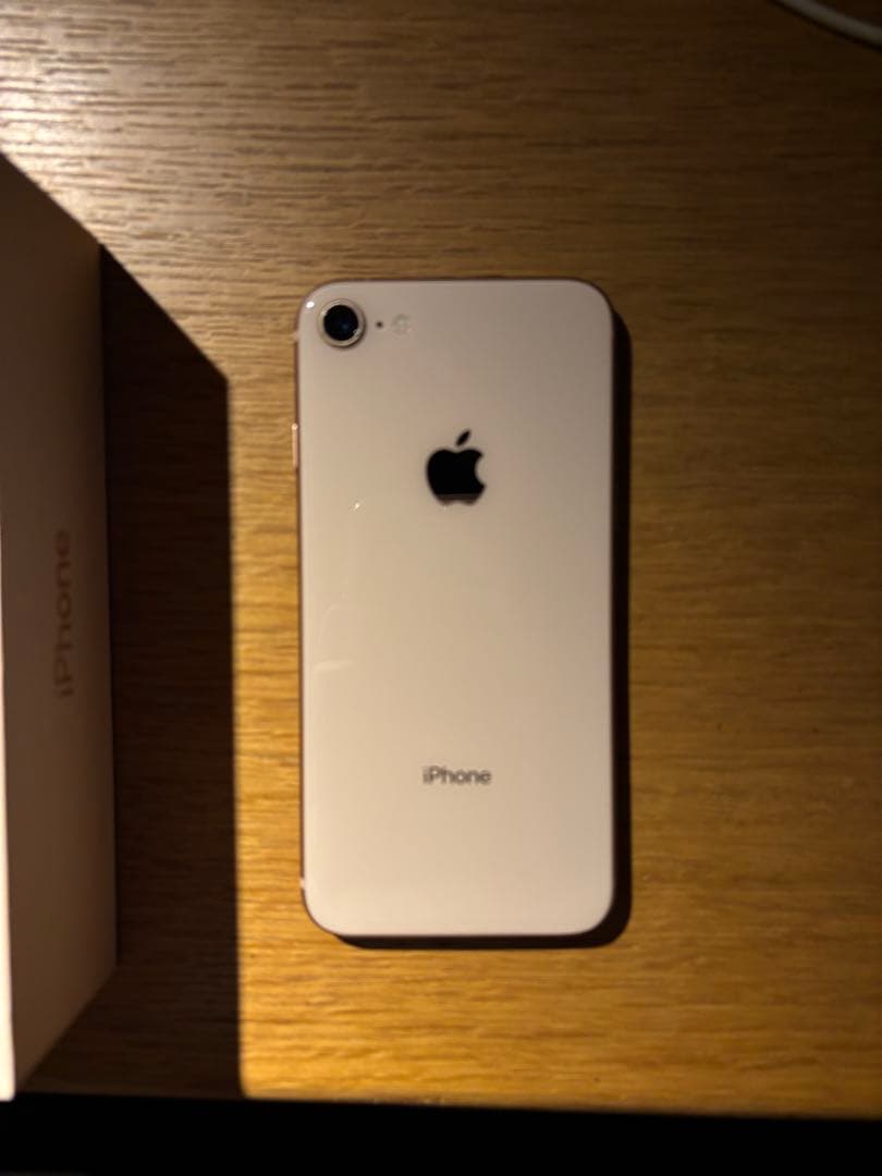 iPhone8ゴールド