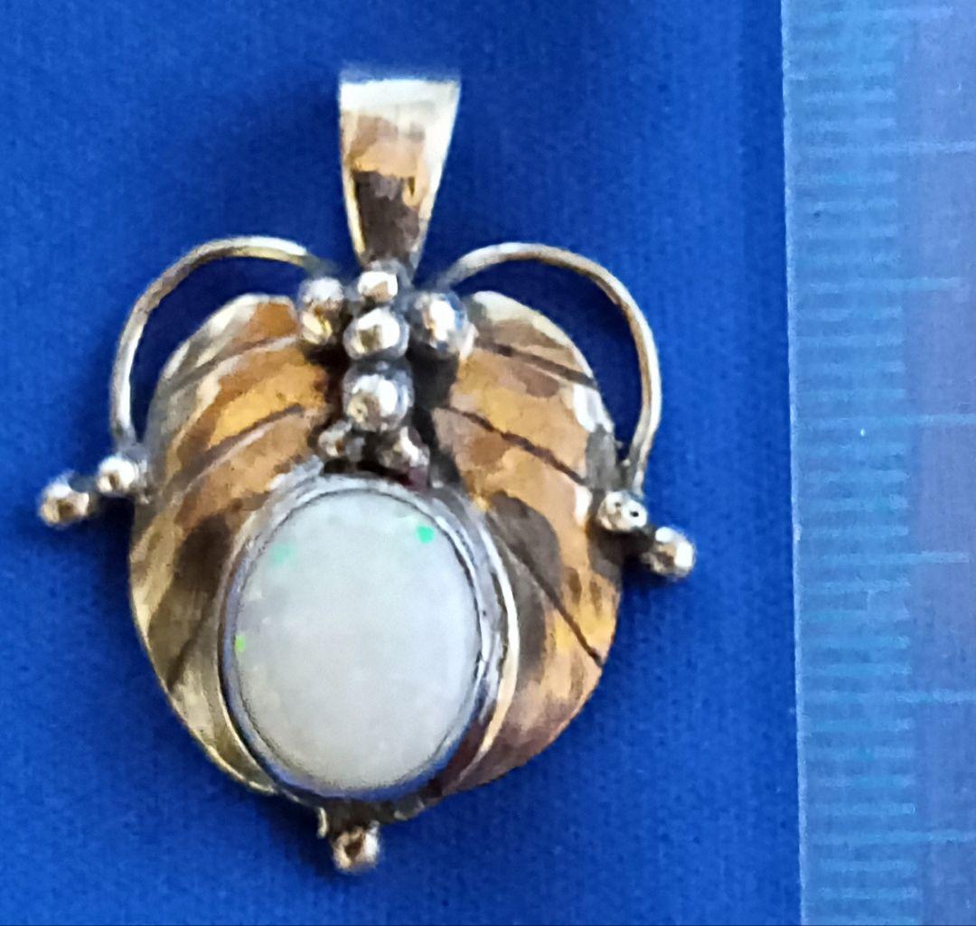 2CTのオパールシルバーペンダント
