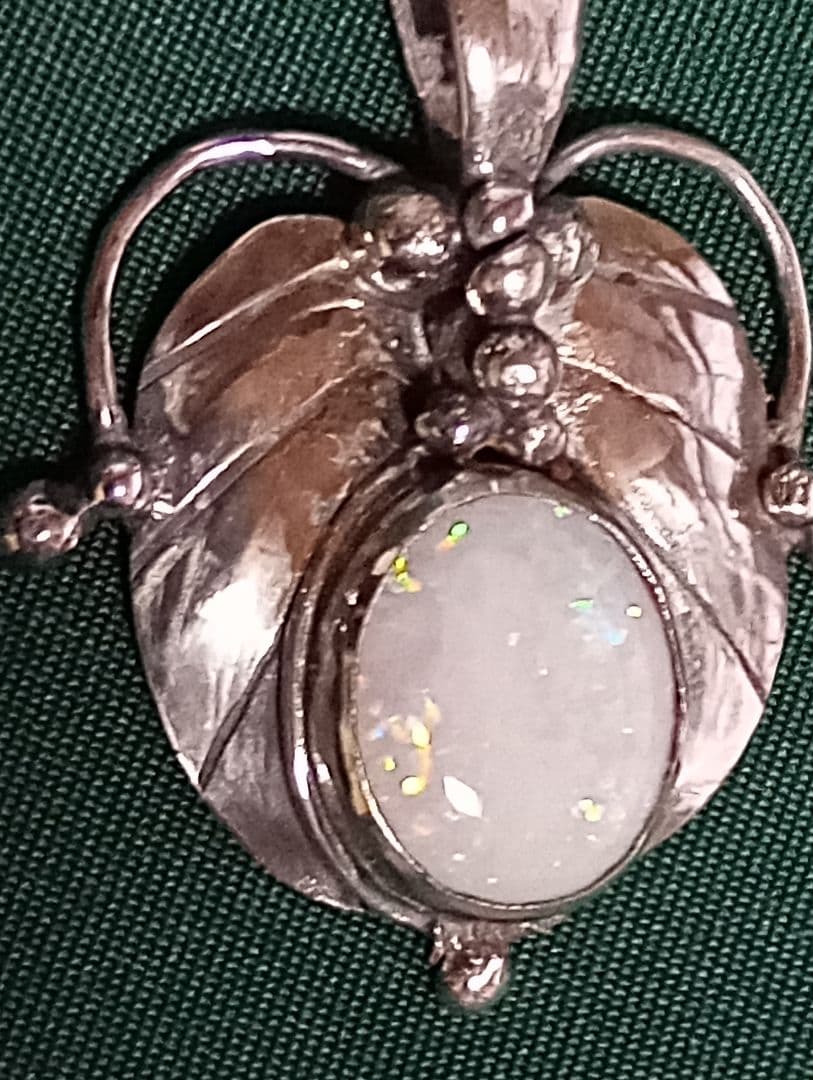 2CTのオパールシルバーペンダント