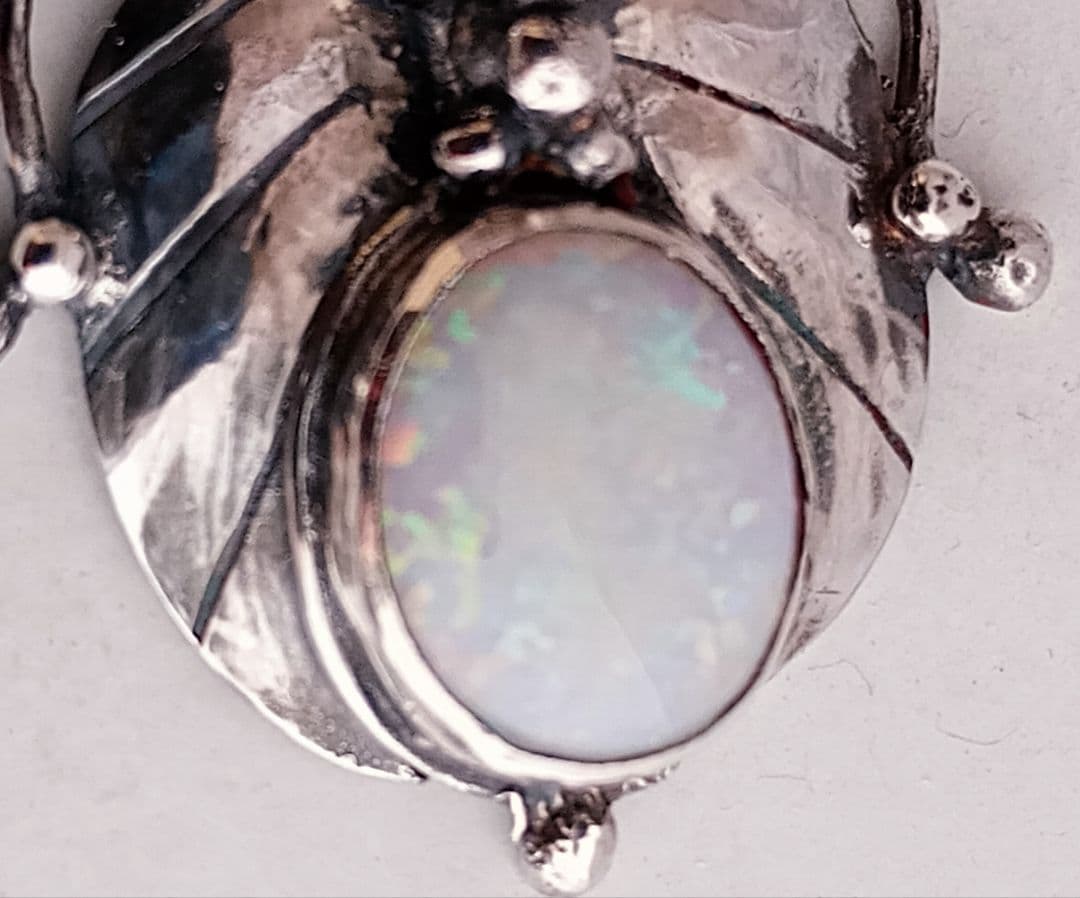 2CTのオパールシルバーペンダント