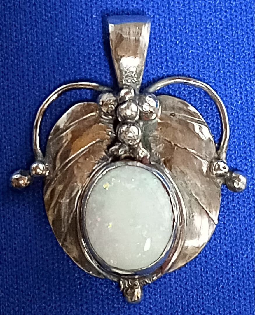 2CTのオパールシルバーペンダント