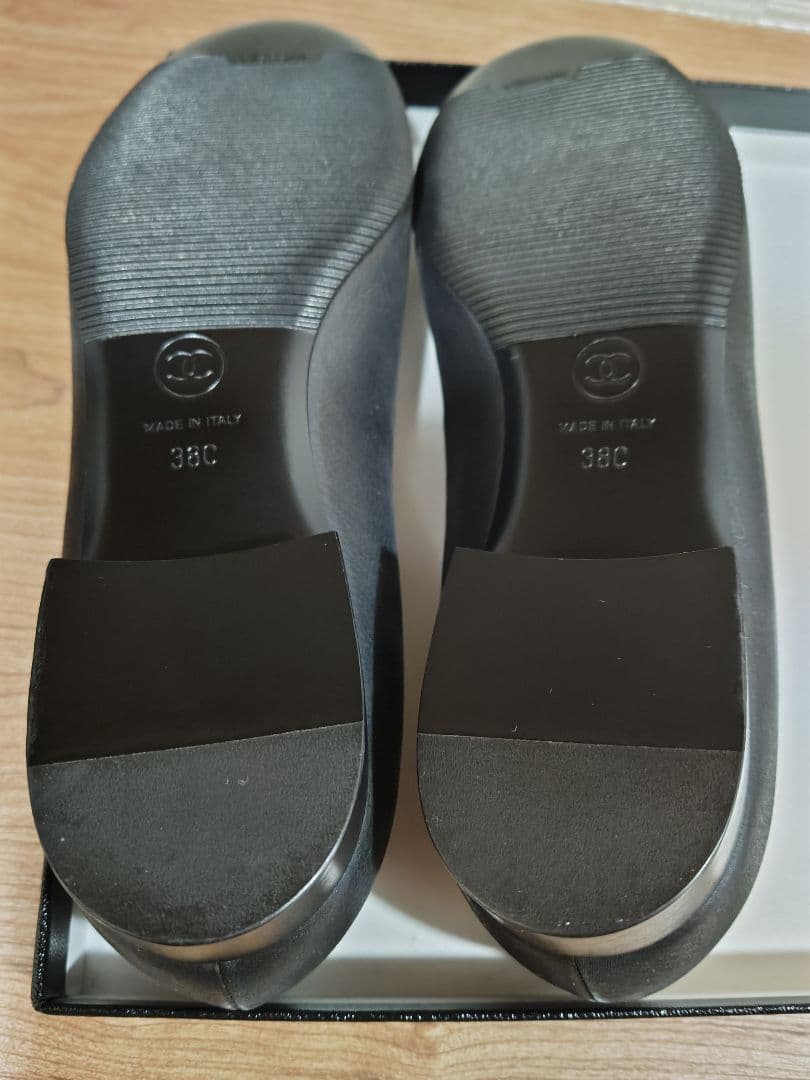 新品！　美品！CHANEL グレー フラットシューズ　38 C