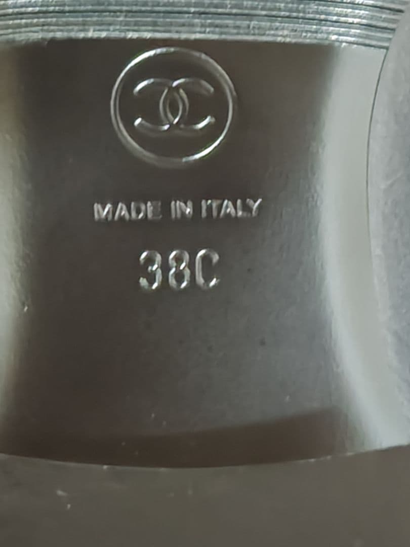 新品！　美品！CHANEL グレー フラットシューズ　38 C