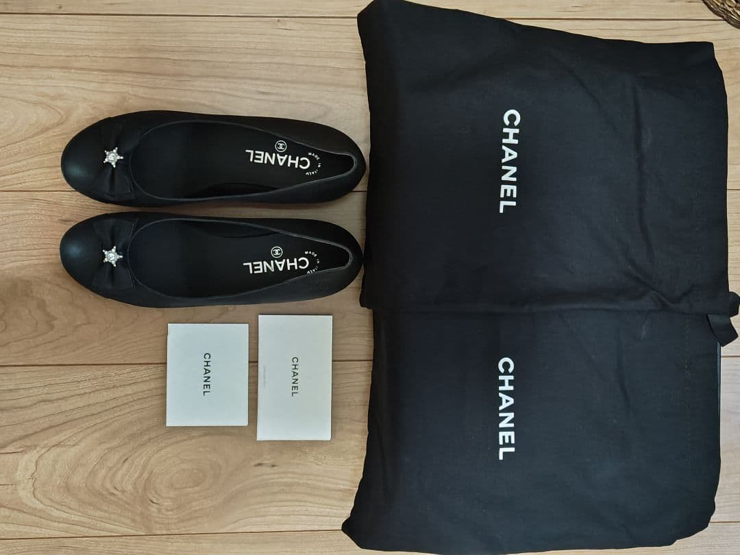 新品！　美品！CHANEL グレー フラットシューズ　38 C