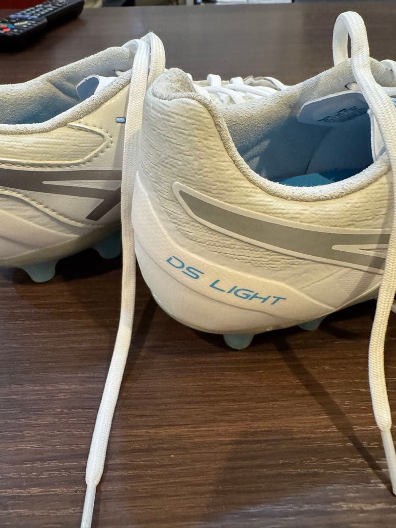 ASICS サッカーシューズ ホワイト