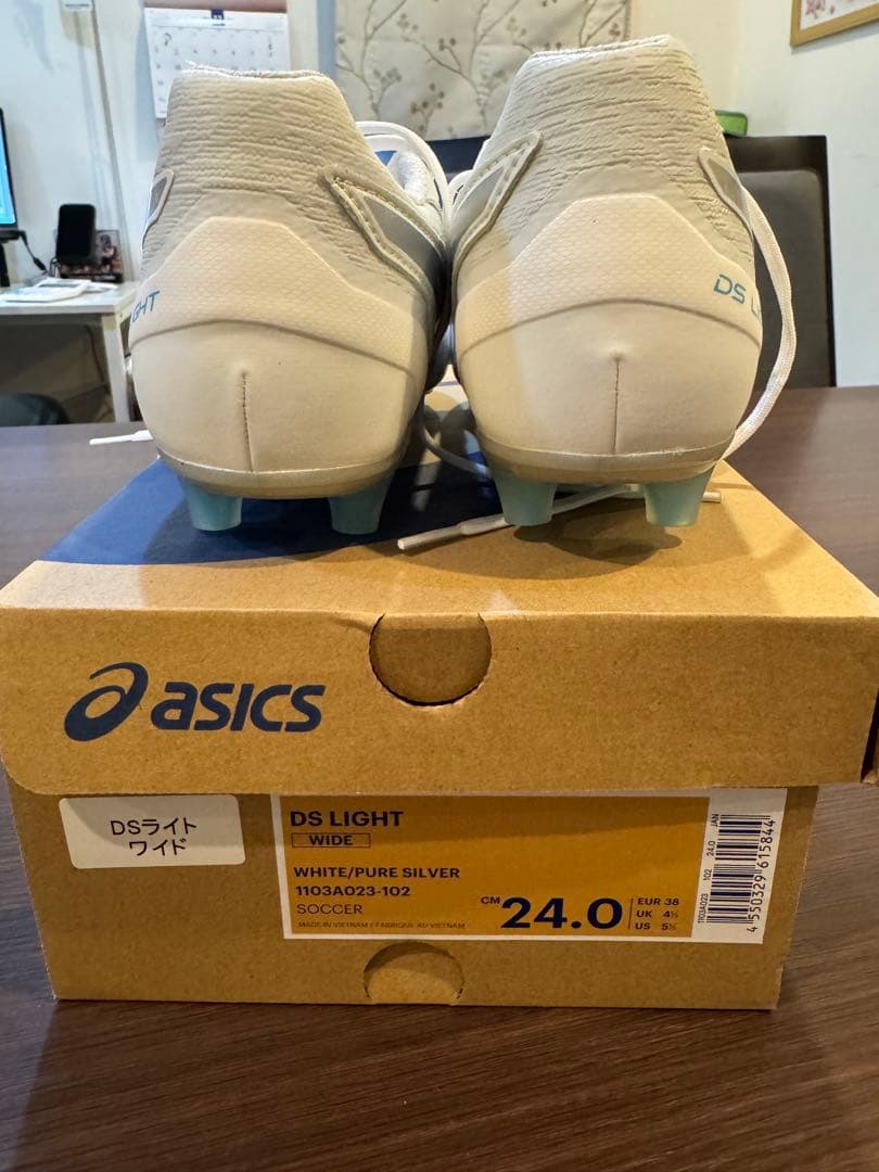 ASICS サッカーシューズ ホワイト