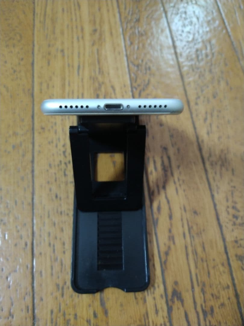 超美品　バッテリー92%　Apple iPhone 7 シルバー 本体