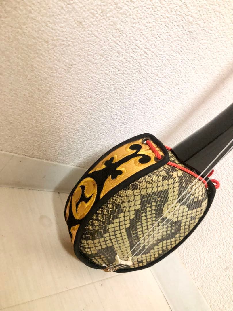 k*k様 小ぶりの三線　全長70cm 珍品？　沖縄楽器