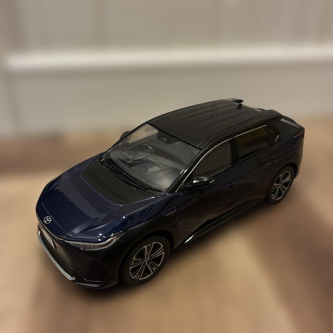 最終値下げ　bz4x カラーサンプル　10台