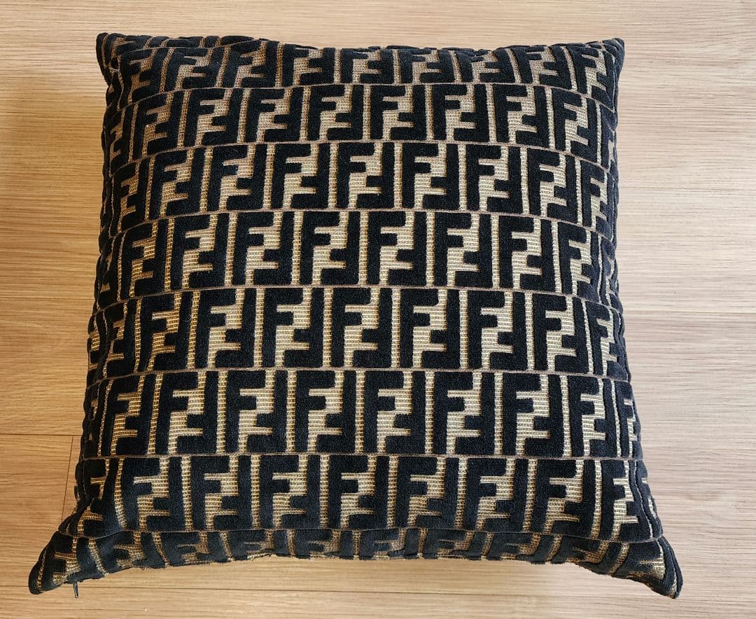 特大 ① FENDI クッション モノグラム 約57cm