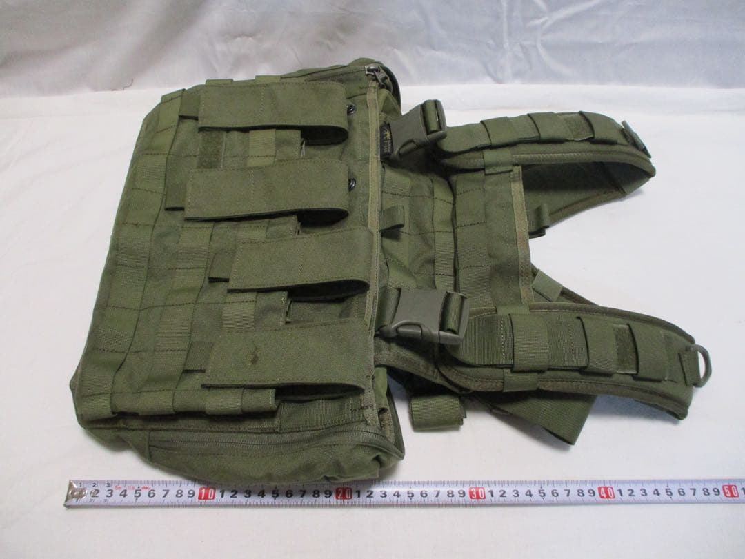 M240523D80★TASMANIAH TIGER サバゲー用ベスト