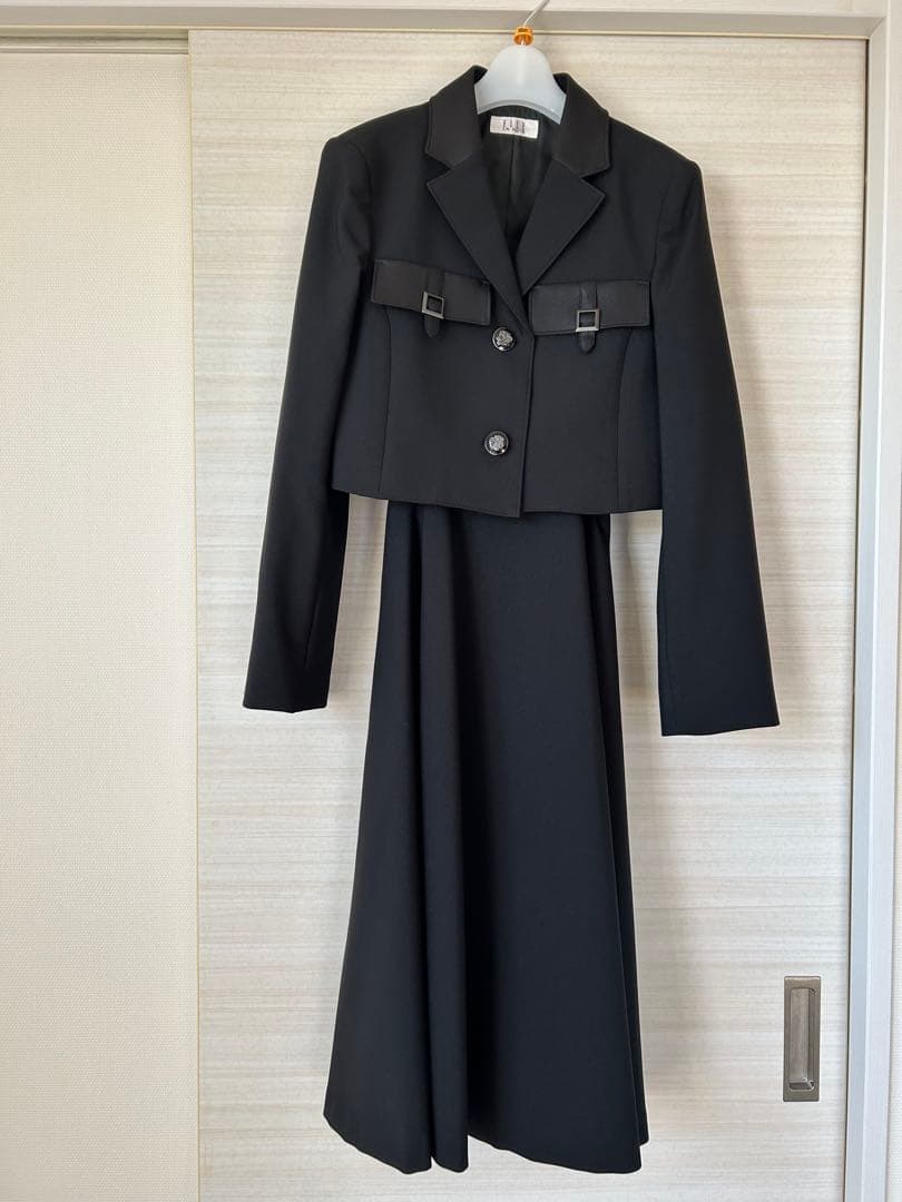 土日限定お値下げ！[ELLE en noir] エルアンノワール　卒業式　160