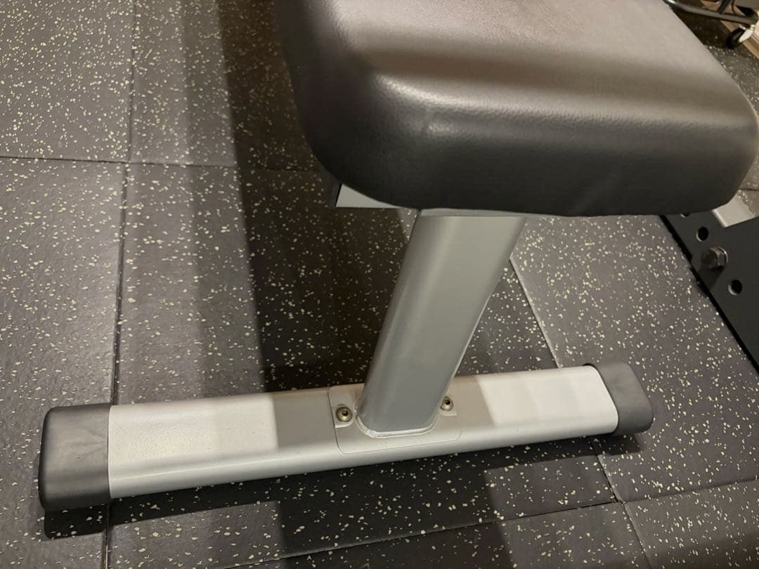 【直接引渡し可】フラットベンチ トレーニングベンチ ベンチプレス 黒