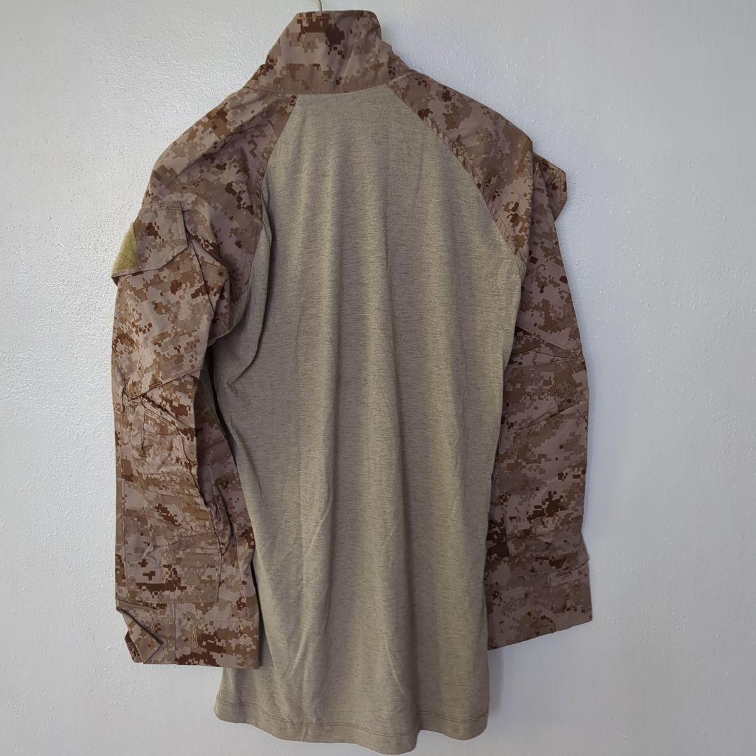米軍実物　未使用　USMC 海兵隊　FROG コンバットシャツ　S-R ④
