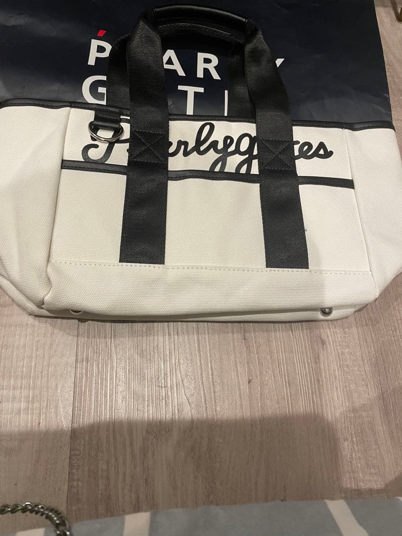 PEARLY GATES(パーリーゲイツ)よりフリーレターカートバック