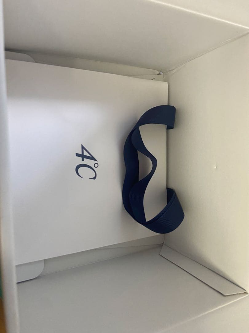 ［新品未開封、ケース付き］（定価33000）K10ホワイトゴールド ネックレス