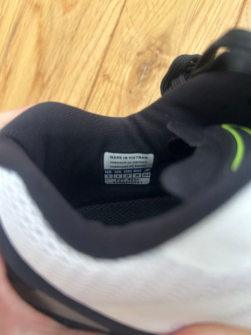 専用　ミズノバレーボールシューズ ウェーブライトニング Z8 25cm