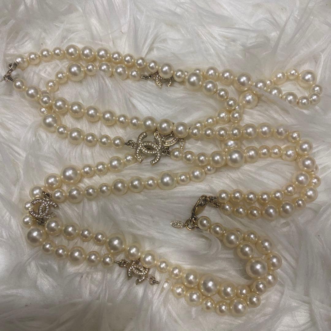 正規CHANEL美品シャネル★ホワイトパールネックレス クリスタルロゴ2連タイプ