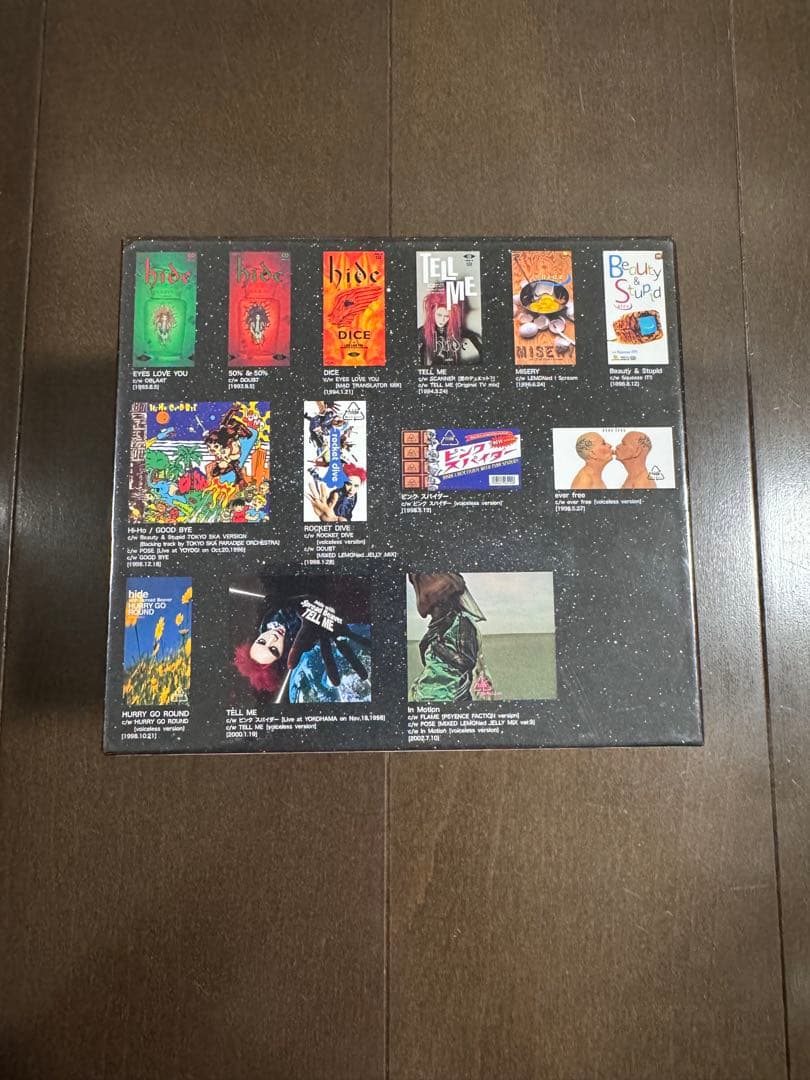 hide PERFECT SINGLE BOX CD DVD ギター型ピンバッジ