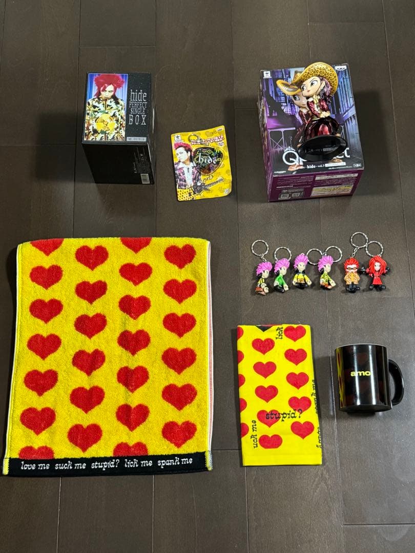 hide PERFECT SINGLE BOX CD DVD ギター型ピンバッジ