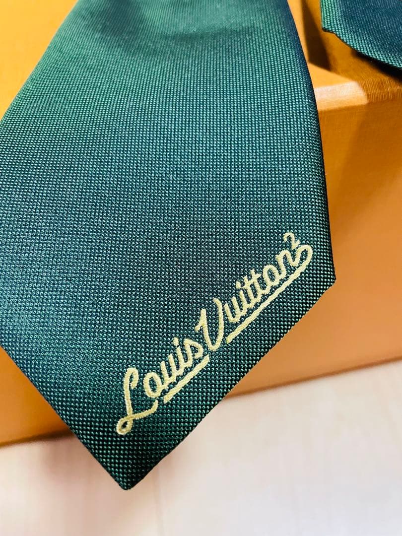 美品　ルイヴィトン　NIGOコラボネクタイ