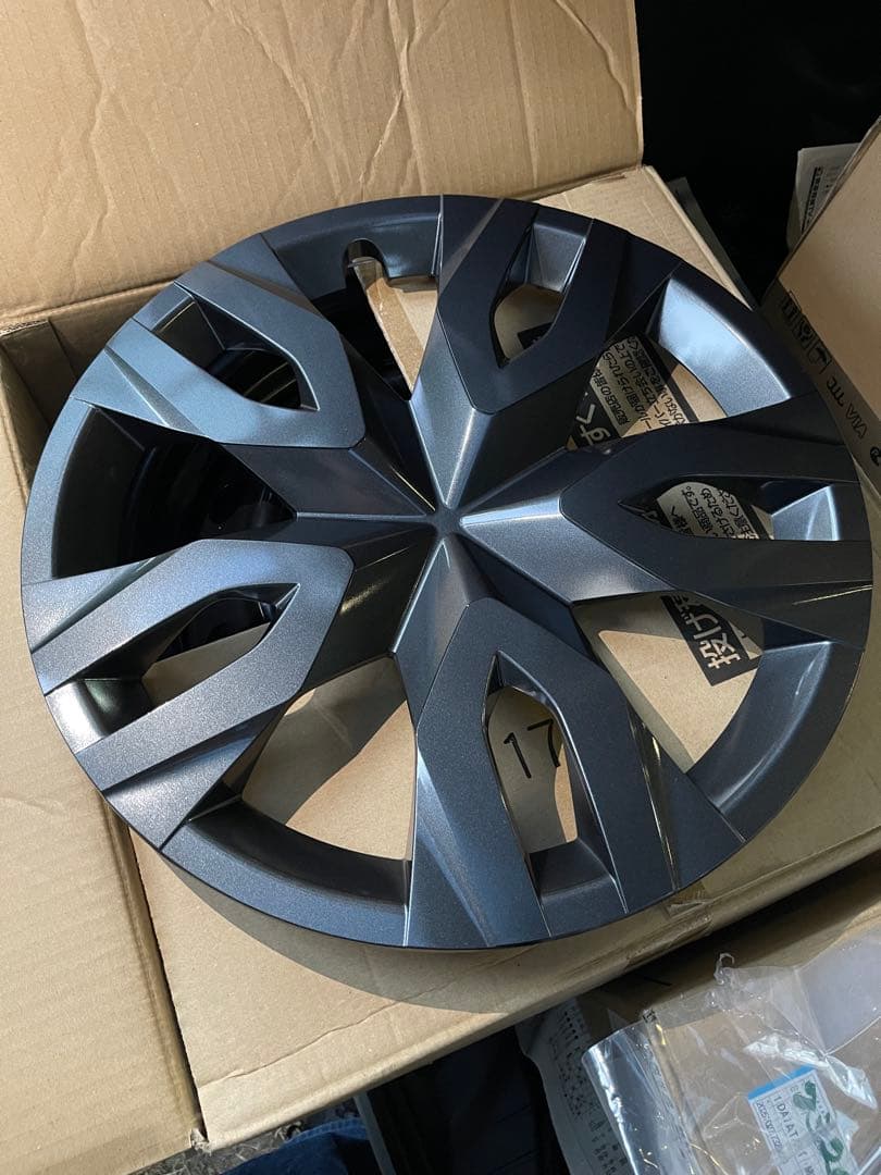 「のののB」トヨタ60系プリウス純正スチールホイール、カバー17インチ