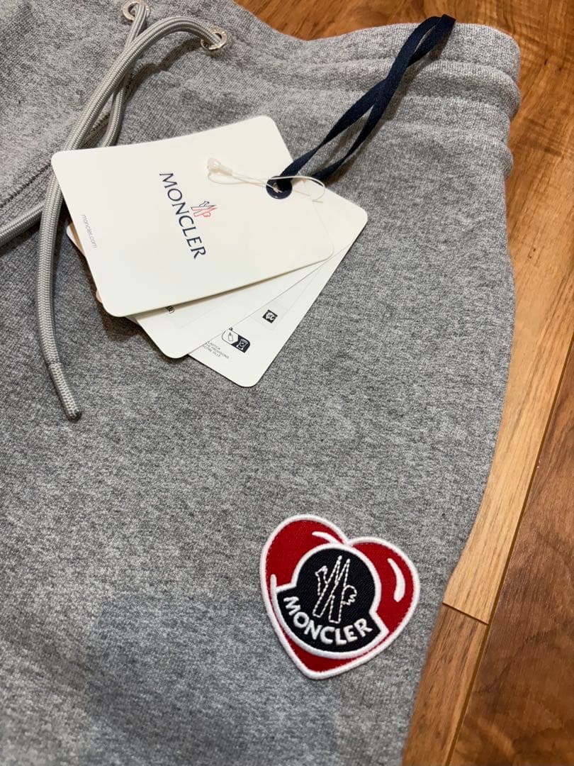 MONCLER 未使用ハートロゴ スウェットパンツ定価113.300円サイズXS
