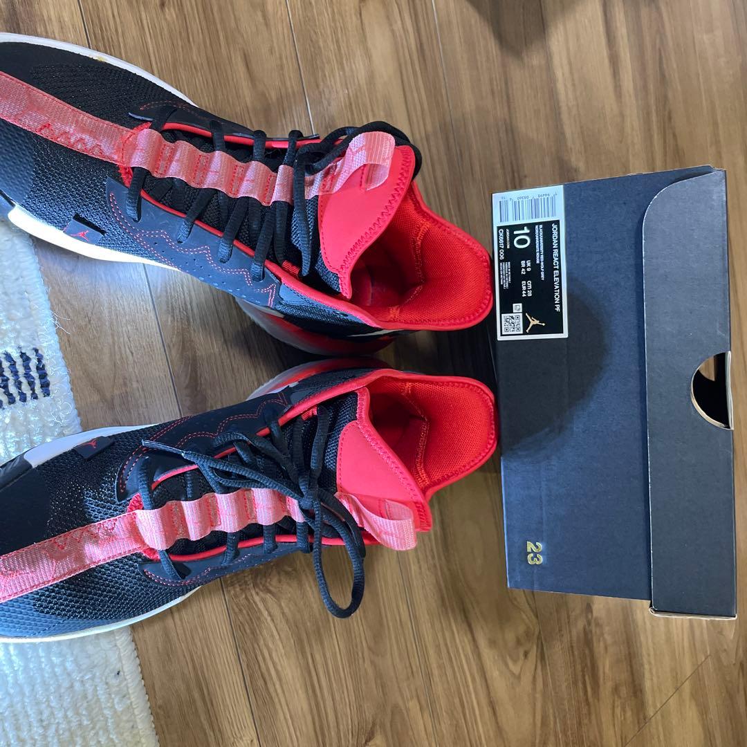 バスケットボールシューズ 黒/赤ジョーダン