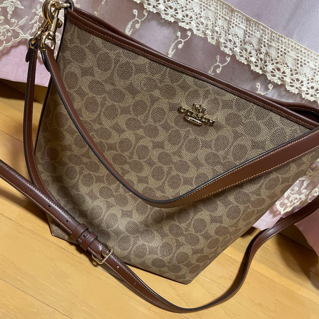 コーチ　シティラージバケットバッグ　シグネクチャーキャンパス