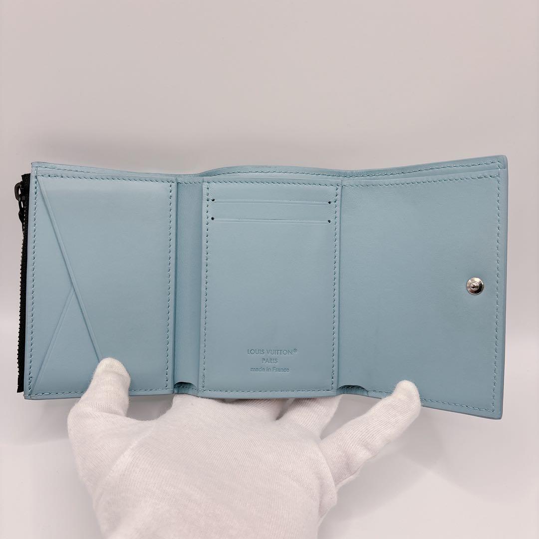 ルイヴィトン モノグラムシャドウ ヴィクターウォレット ブルーシエル 財布