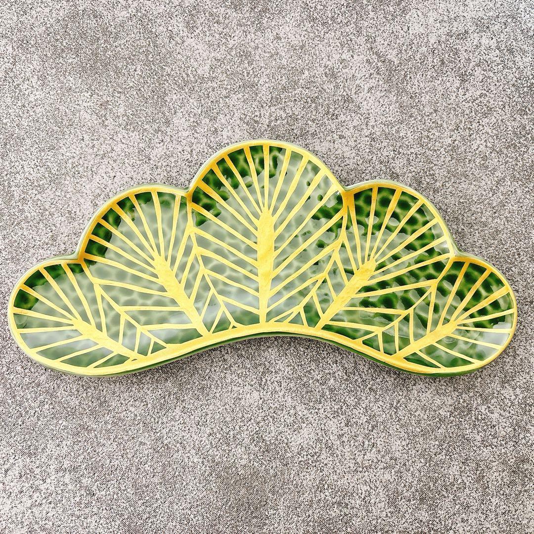 かんリピーター様価格　有田焼　幸楽窯　錦金松葉形前菜皿　茶緑金　3点セット