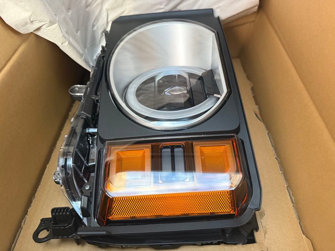 ランドクルーザー250 純正丸目ヘッドライト